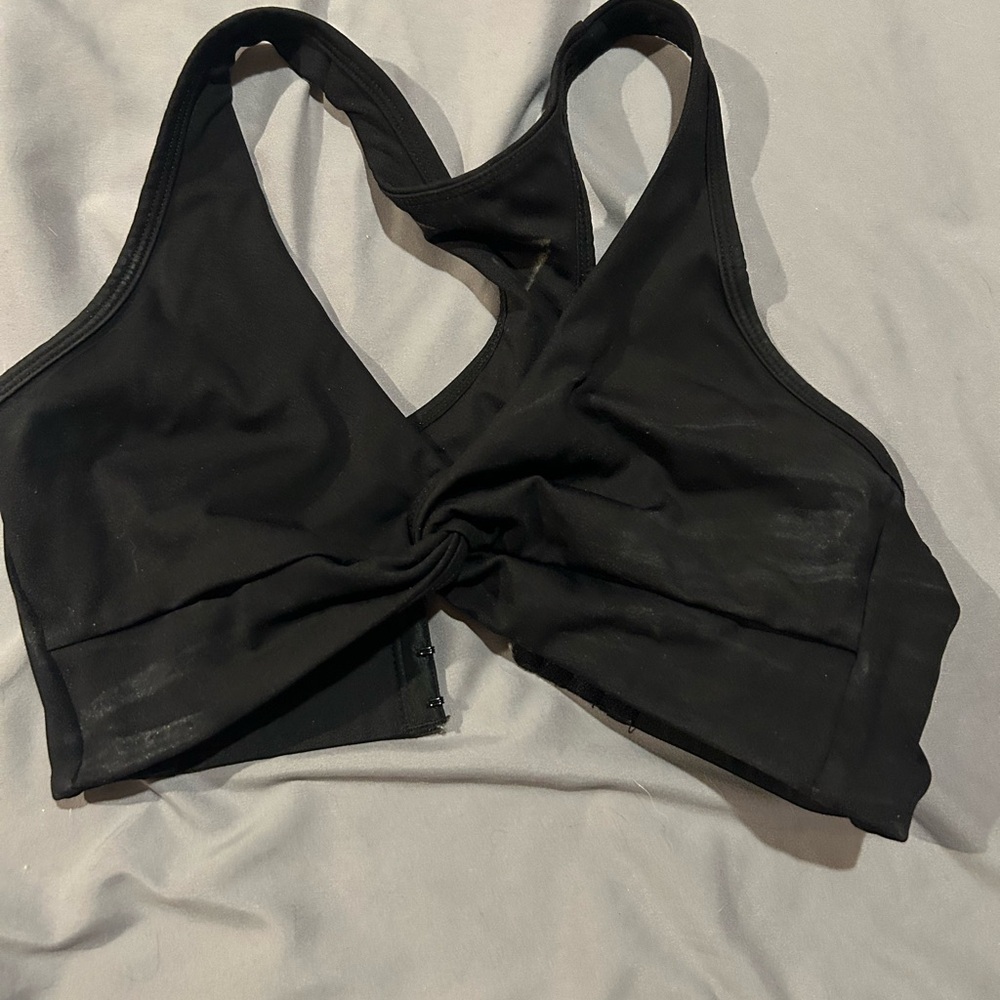 PCHEE BUM front twist sports bra